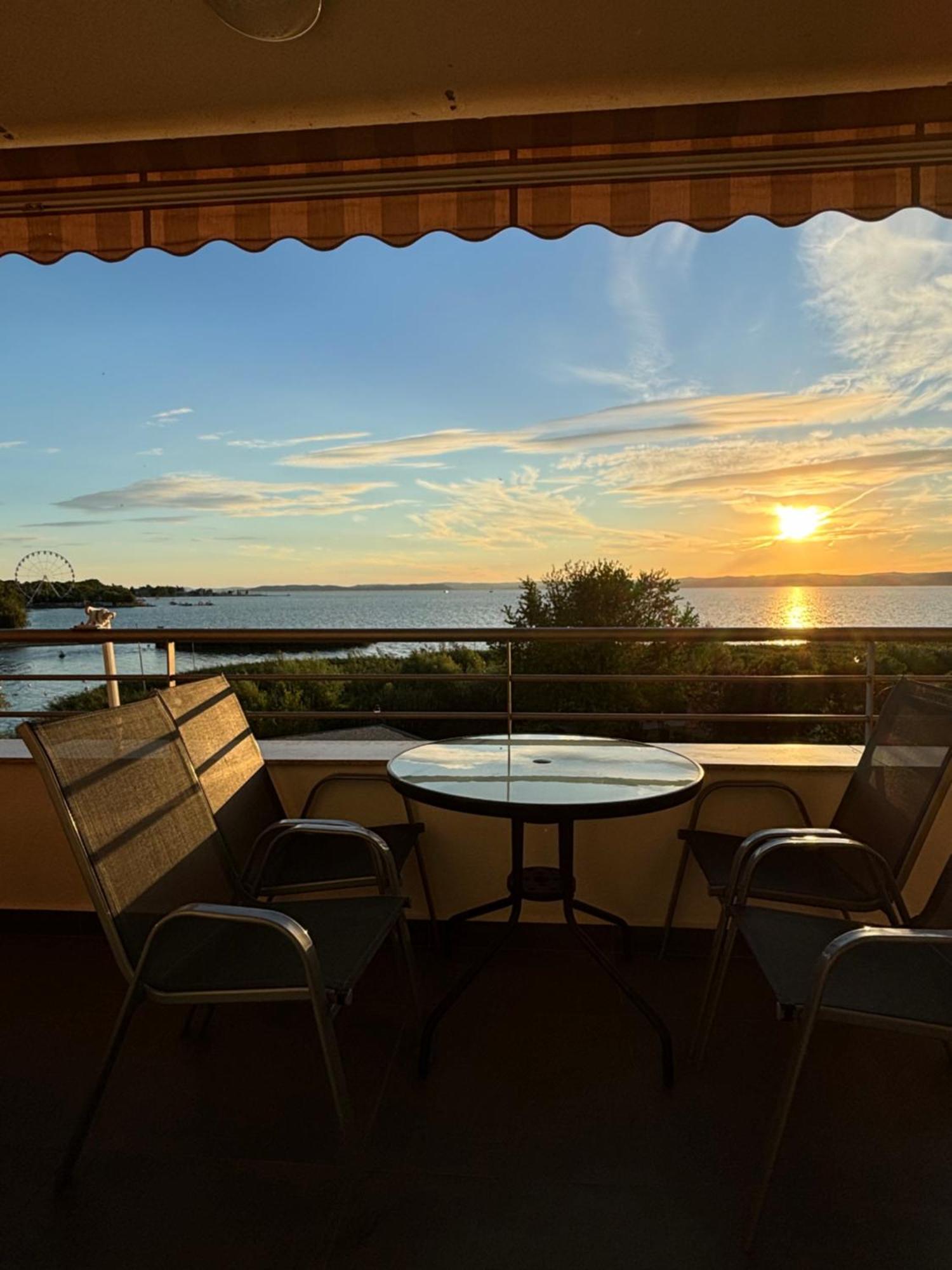 Club218 The Sunset - Wellness Apartment Siofok Exterior photo